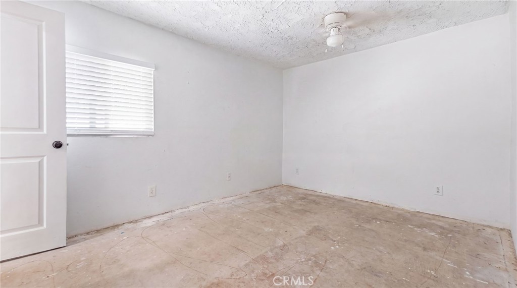 9218 Victoria Avenue Riverside, CA 92503 - Photo 49 of 65 Second half of Bedroom #5