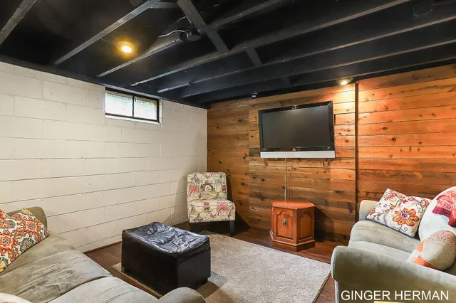 $279,900 | 3457 Collingwood Avenue Southwest, Wyoming, MI 49519