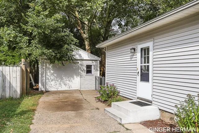 $279,900 | 3457 Collingwood Avenue Southwest, Wyoming, MI 49519