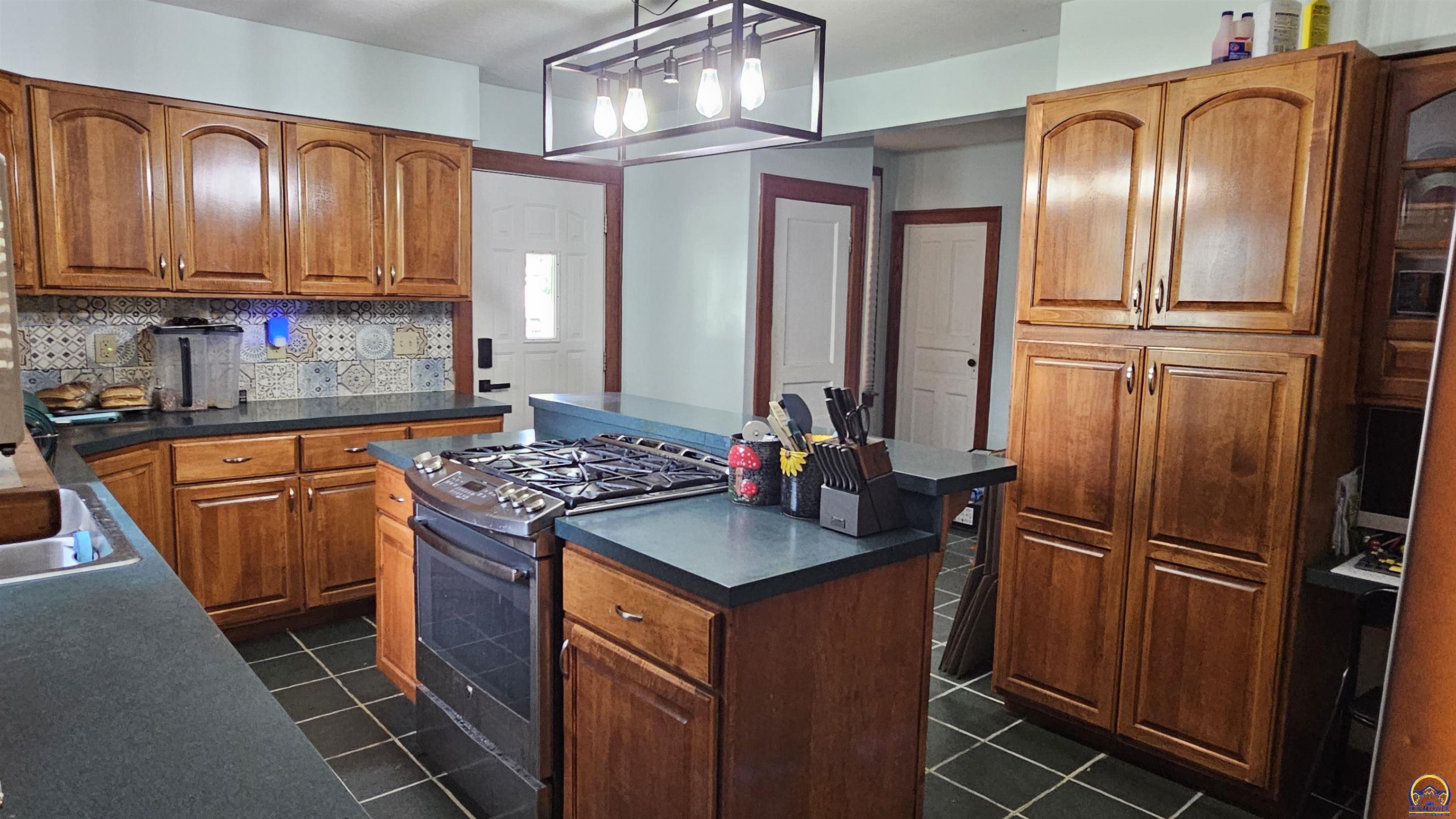 301 North Cedar Street Overbrook, KS 66524 - Photo 11 of 75