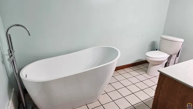 $240,000 | 301 North Cedar Street, Overbrook, KS 66524