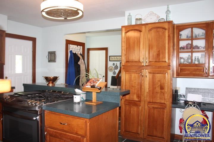 301 North Cedar Street Overbrook, KS 66524 - Photo 7 of 75