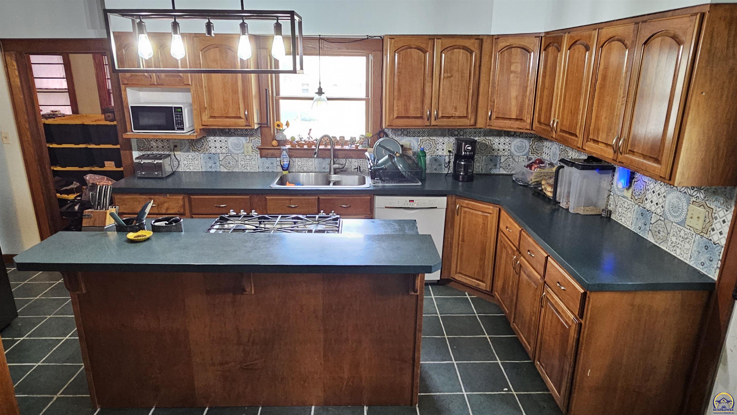 301 North Cedar Street Overbrook, KS 66524 - Photo 9 of 75