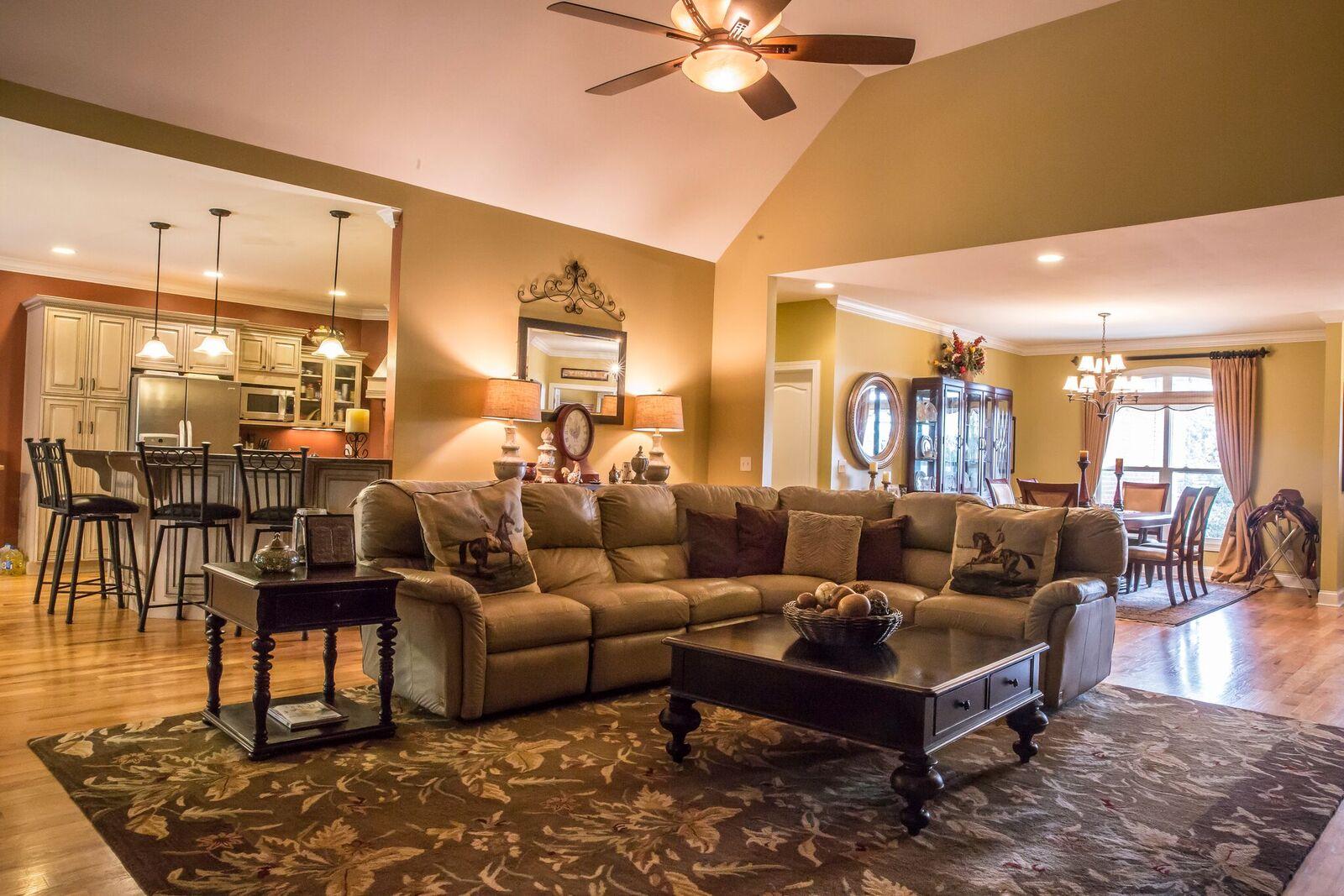 84 Ridgeview Lane Ringgold, GA 30736 - Photo 6 of 35 living room