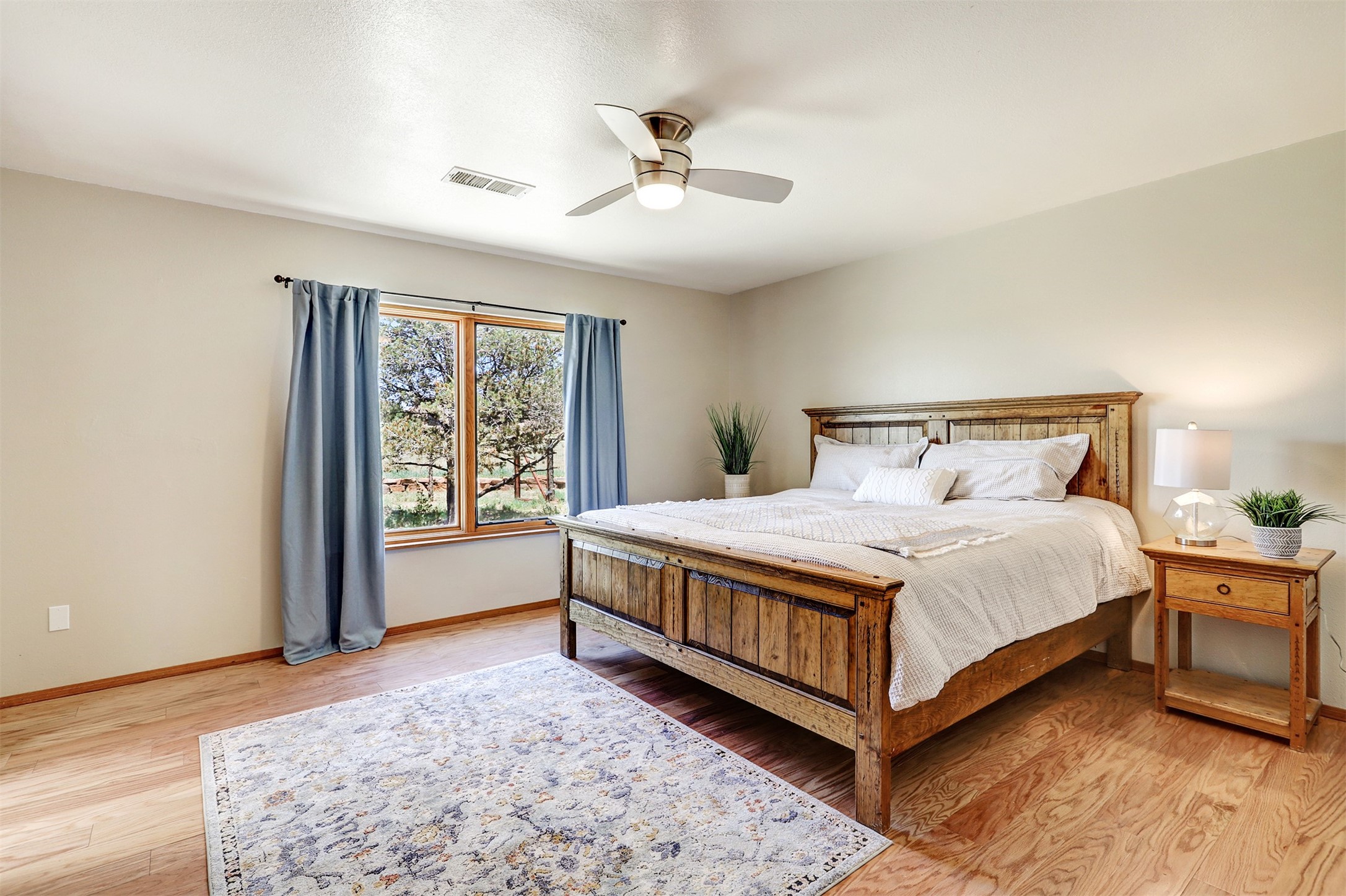 10 Carlito Road Santa Fe, NM 87508 - Photo 8 of 32 Spacious primary bedroom