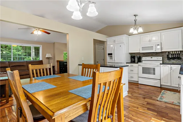 $3,000 | 374 Gardiner Road, Richmond, RI 02892