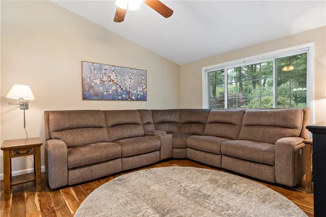 $3,000 | 374 Gardiner Road, Richmond, RI 02892