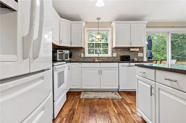 $3,000 | 374 Gardiner Road, Richmond, RI 02892