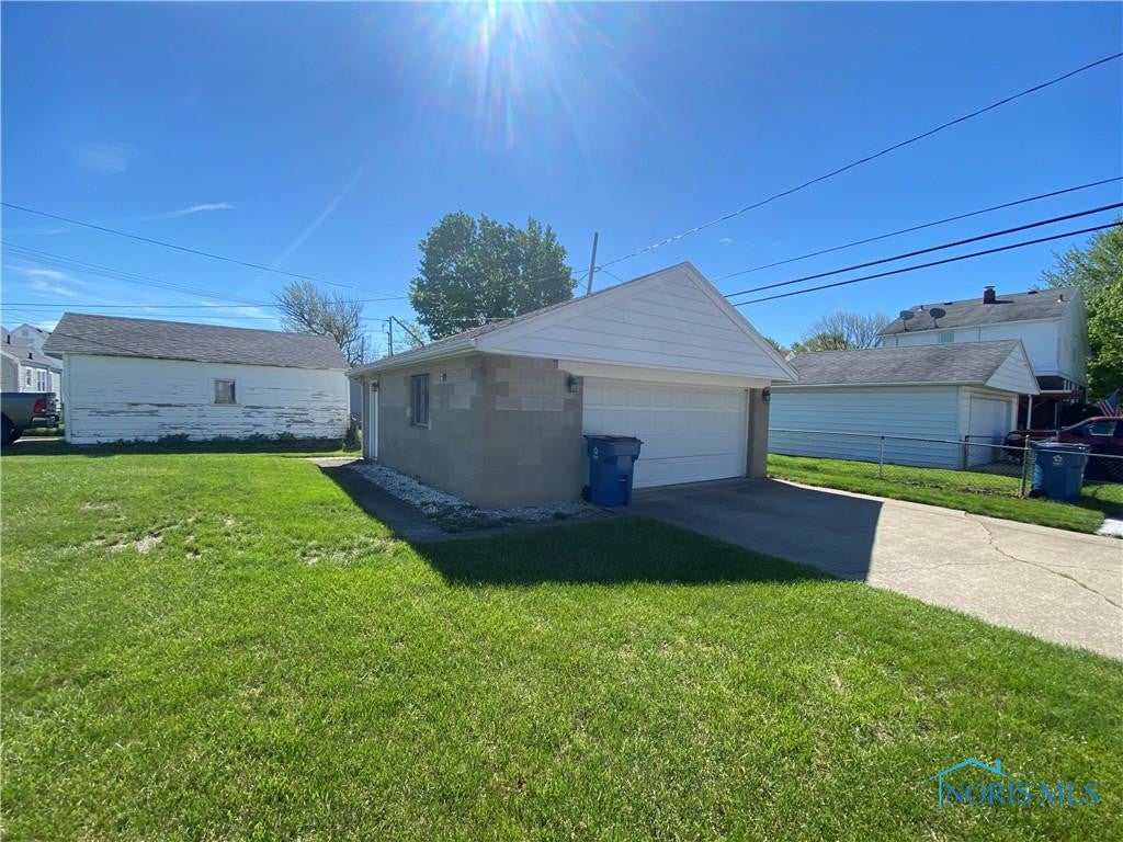 2402 Brown Road Oregon, OH 43616 - Photo 2 of 6 Gallery Image 2