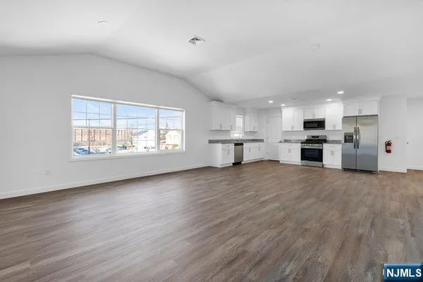 $3,995 | 4 Rossi Court, Unit 2B, South Hackensack, NJ 07606