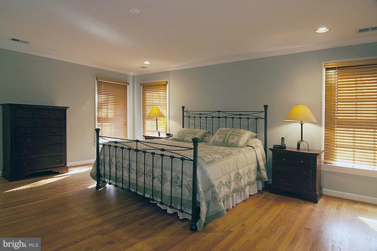 5622 Greentree Road Bethesda, MD 20817 - Photo 20 of 26 Master Bedroom