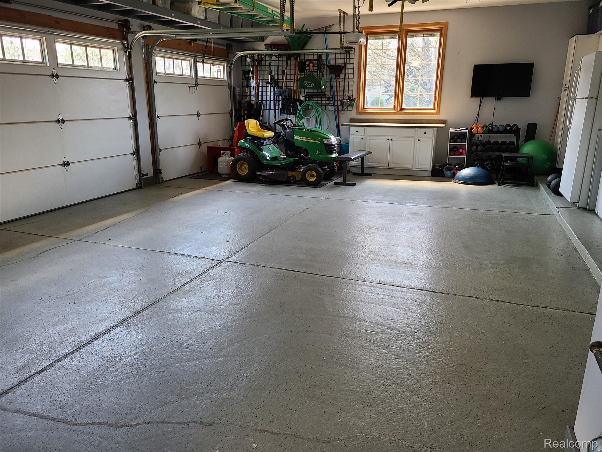 962 Ridgeview Circle Lake Orion, MI 48362 - Photo 29 of 30 20210430_143752.jpg