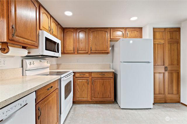 $605,000 | 32513 36th Avenue Southwest, Federal Way, WA 98023