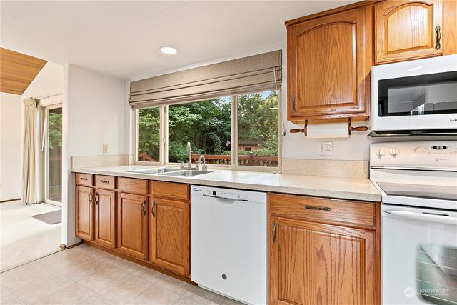 $605,000 | 32513 36th Avenue Southwest, Federal Way, WA 98023