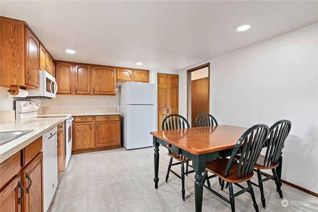 $605,000 | 32513 36th Avenue Southwest, Federal Way, WA 98023