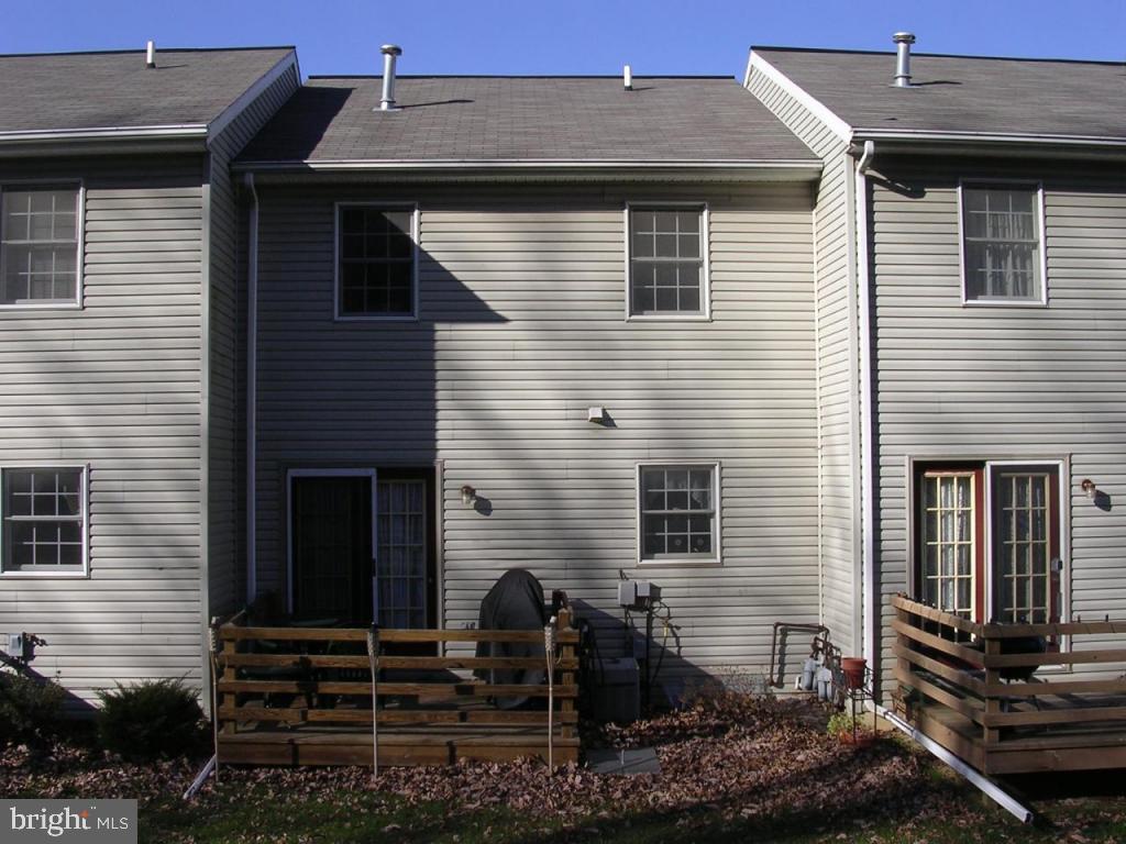 431 Crosswinds Drive Lititz, PA 17543 - Photo 3 of 10 Gallery Image 3