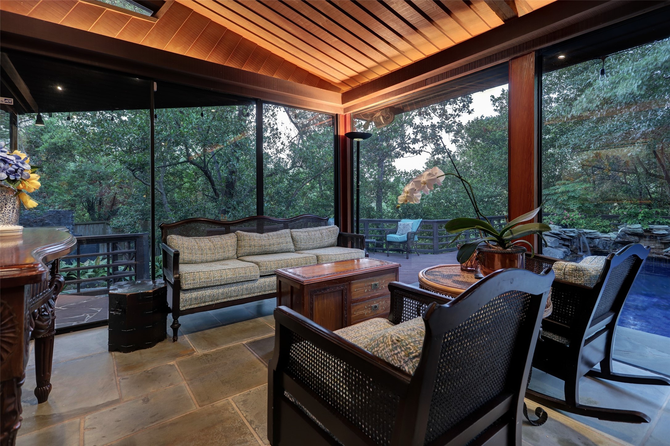 8 Tiel Way Houston, TX 77019 - Photo 13 of 29