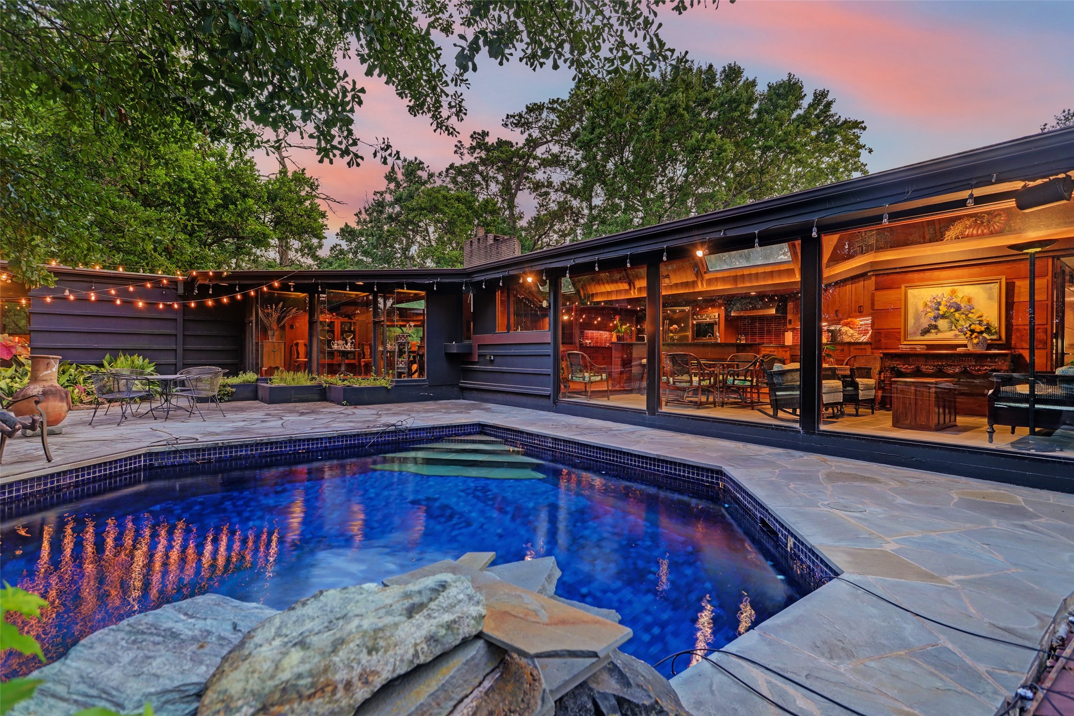 8 Tiel Way Houston, TX 77019 - Photo 20 of 29