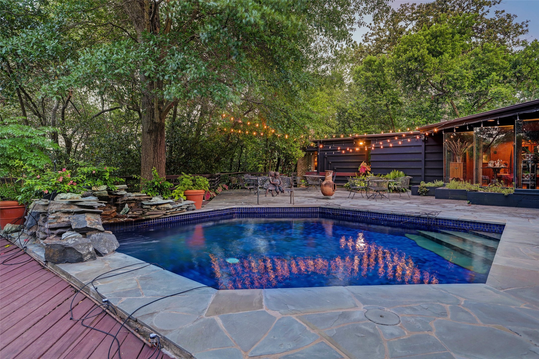 8 Tiel Way Houston, TX 77019 - Photo 23 of 29