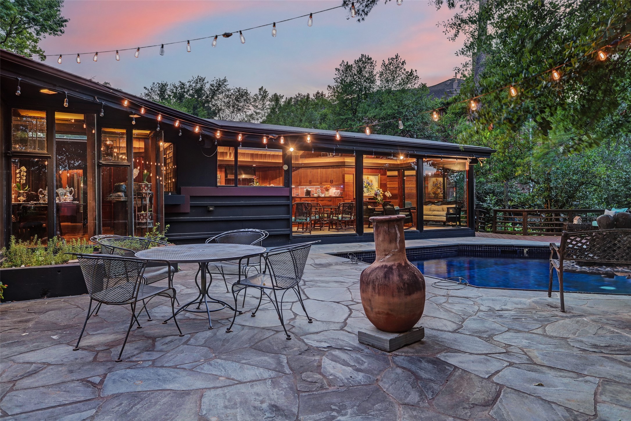 8 Tiel Way Houston, TX 77019 - Photo 24 of 29