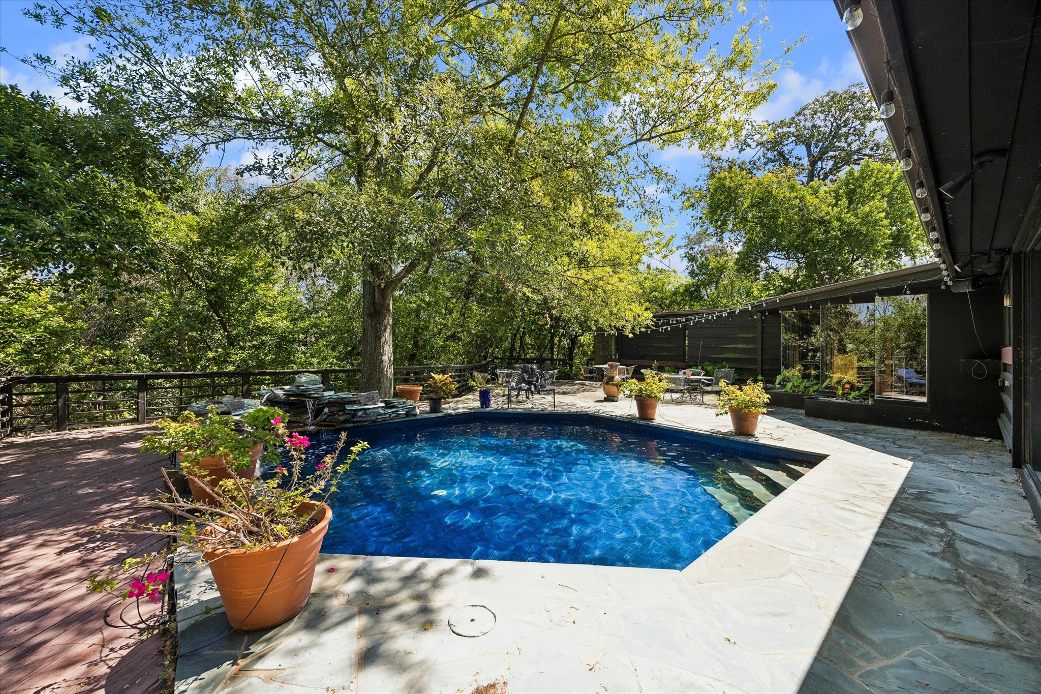 8 Tiel Way Houston, TX 77019 - Photo 4 of 29