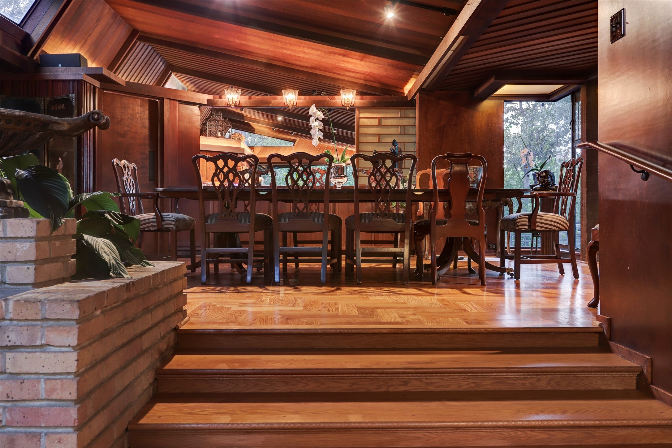 8 Tiel Way Houston, TX 77019 - Photo 6 of 29