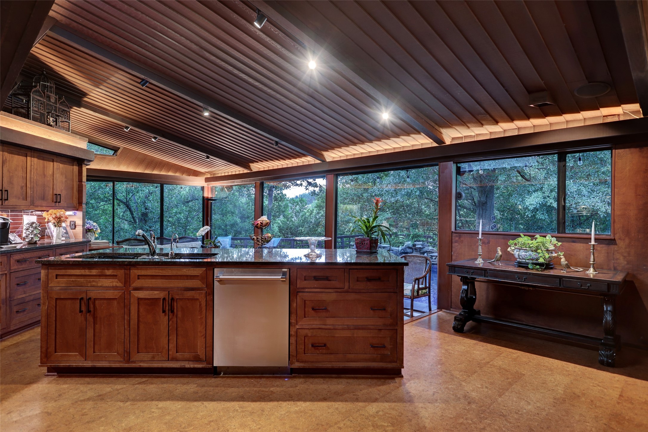 8 Tiel Way Houston, TX 77019 - Photo 10 of 29