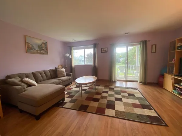 $2,400 | 19 Bayberry Drive, Unit 4, Sharon, MA 02067
