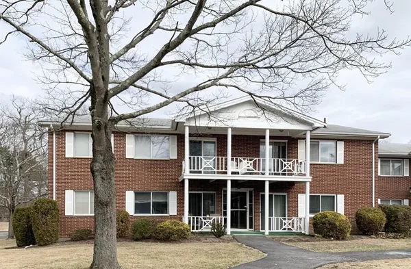 $2,400 | 19 Bayberry Drive, Unit 4, Sharon, MA 02067