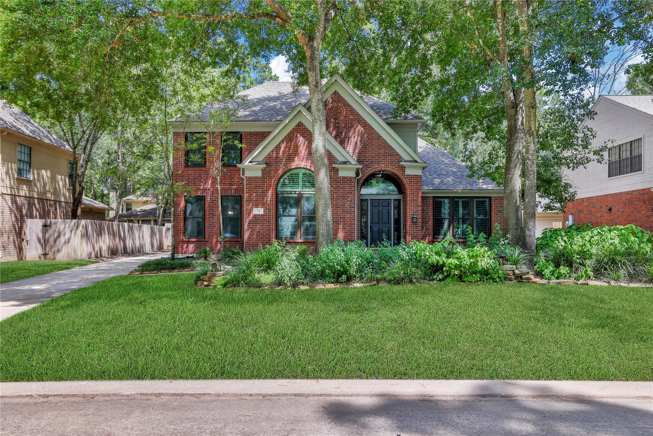 11 Windledge Place Spring, TX 77381 - Photo 1 of 36
