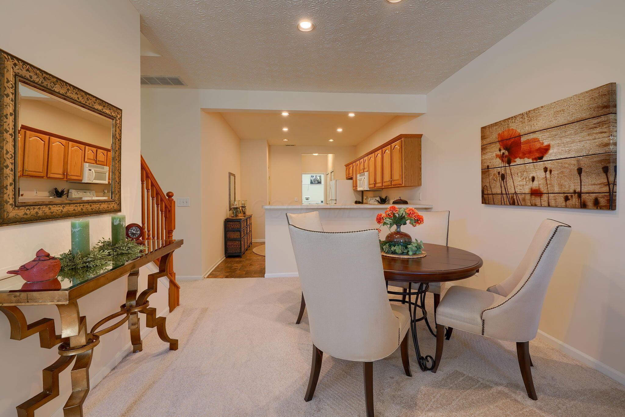 3717 Stoneway Point Powell, OH 43065 - Photo 11 of 44 Dining room