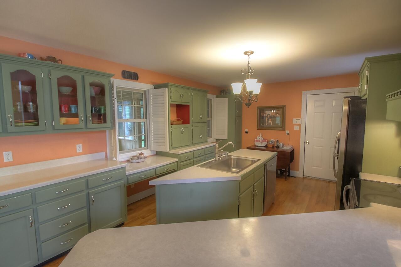 409 Old Way Road London, KY 40741 - Photo 9 of 53 26