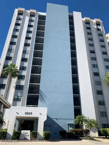 $3,550 | 1925 Clifford Street, Unit 101, Fort Myers, FL 33901
