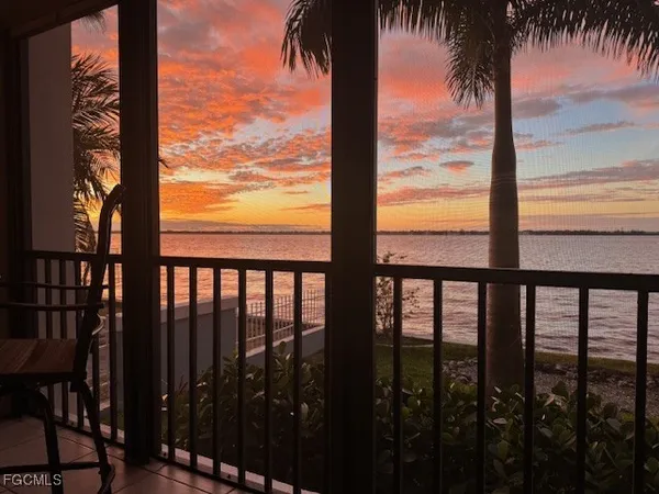 $2,950 | 1925 Clifford Street, Unit 101, Fort Myers, FL 33901