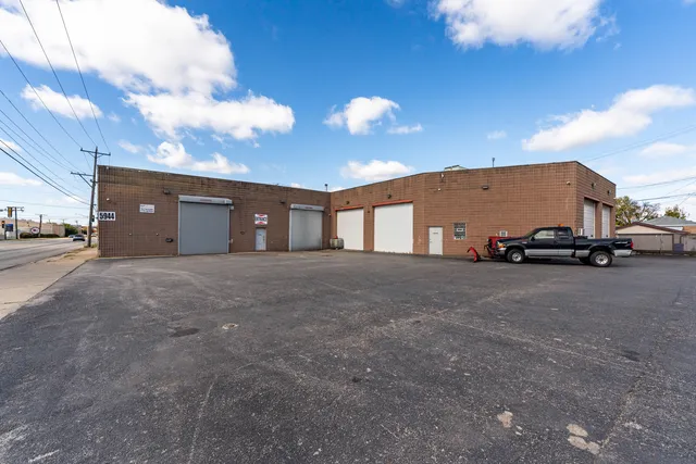 $3,570,000 | 5944 West 65th Street, Chicago, IL 60638