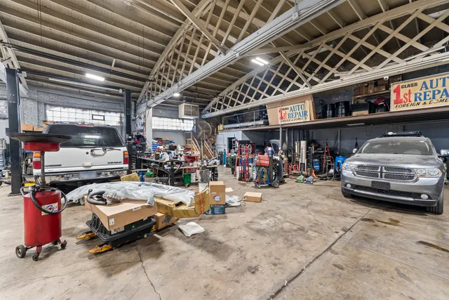 $3,570,000 | 5944 West 65th Street, Chicago, IL 60638