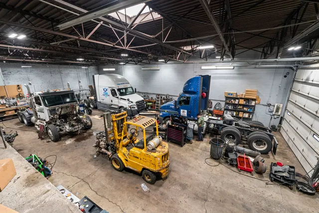 $3,570,000 | 5944 West 65th Street, Chicago, IL 60638