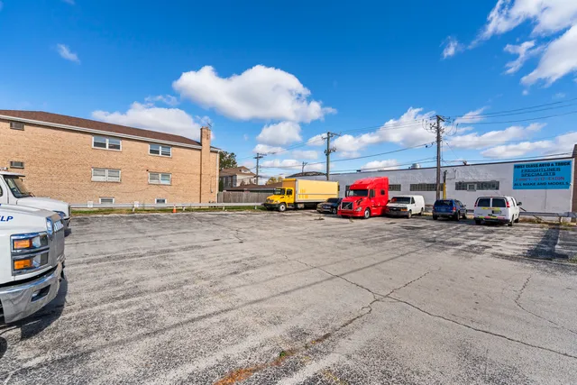 $3,570,000 | 5944 West 65th Street, Chicago, IL 60638