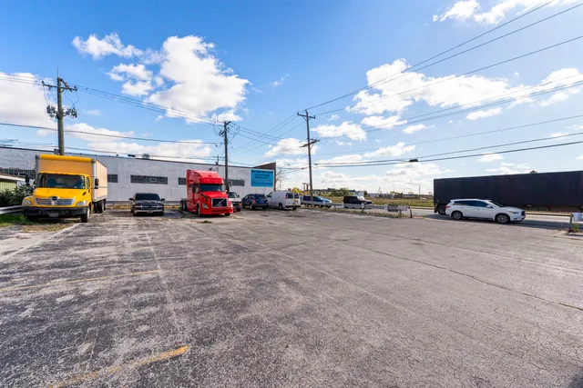 $3,570,000 | 5944 West 65th Street, Chicago, IL 60638