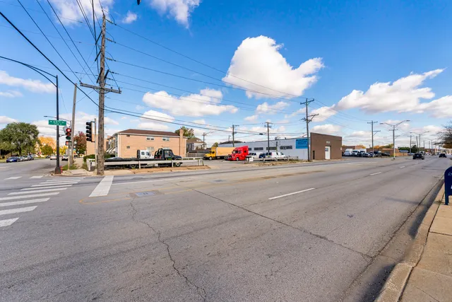 $3,570,000 | 5944 West 65th Street, Chicago, IL 60638