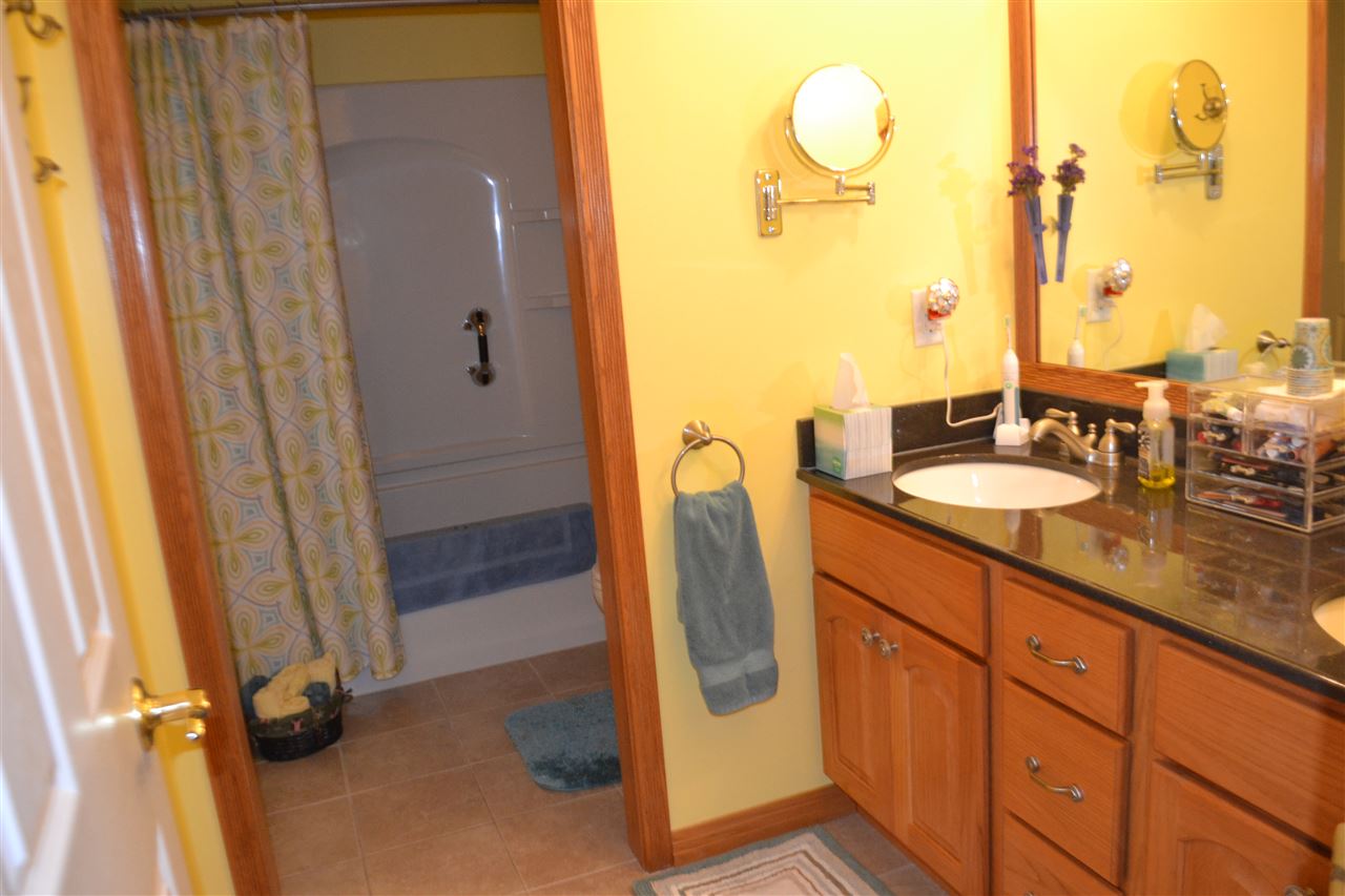 2480 East Stewart Road Midland, MI 48640 - Photo 8 of 31
