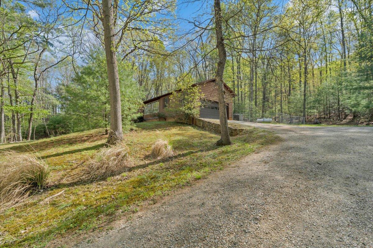 3878 Harborwood Road Salem, VA 24153 - Photo 49 of 60 49-MIB01428