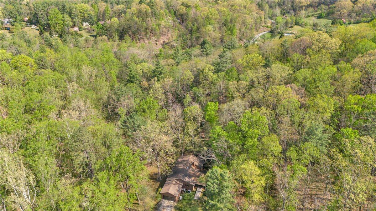 3878 Harborwood Road Salem, VA 24153 - Photo 58 of 60 58-DJI_20260414104626_0017_D