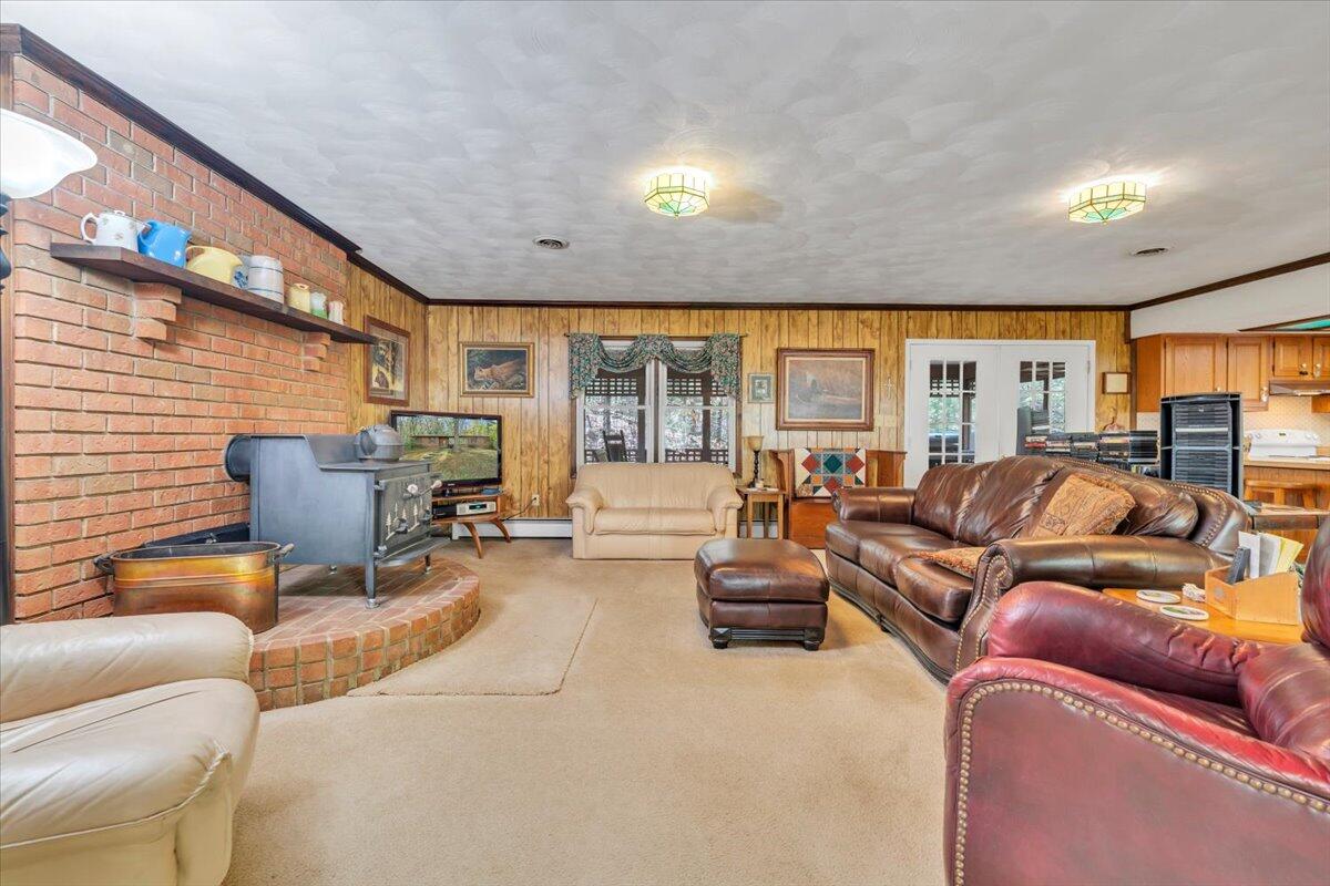 3878 Harborwood Road Salem, VA 24153 - Photo 10 of 60 a living room with furniture and a large window