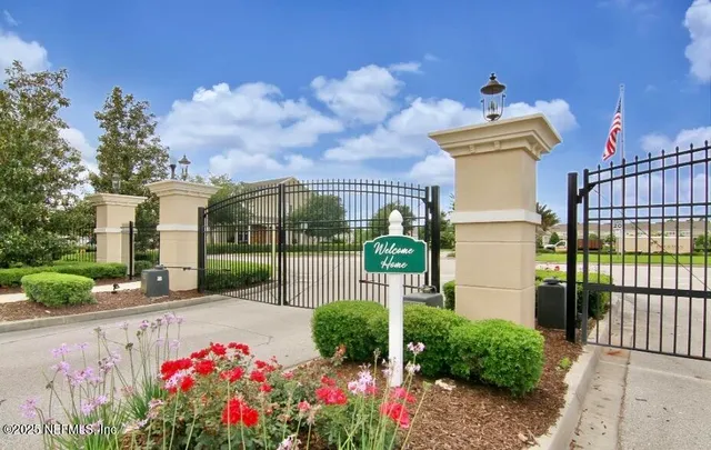 $295,000 | 6383 Autumn Berry Circle, Jacksonville, FL 32258