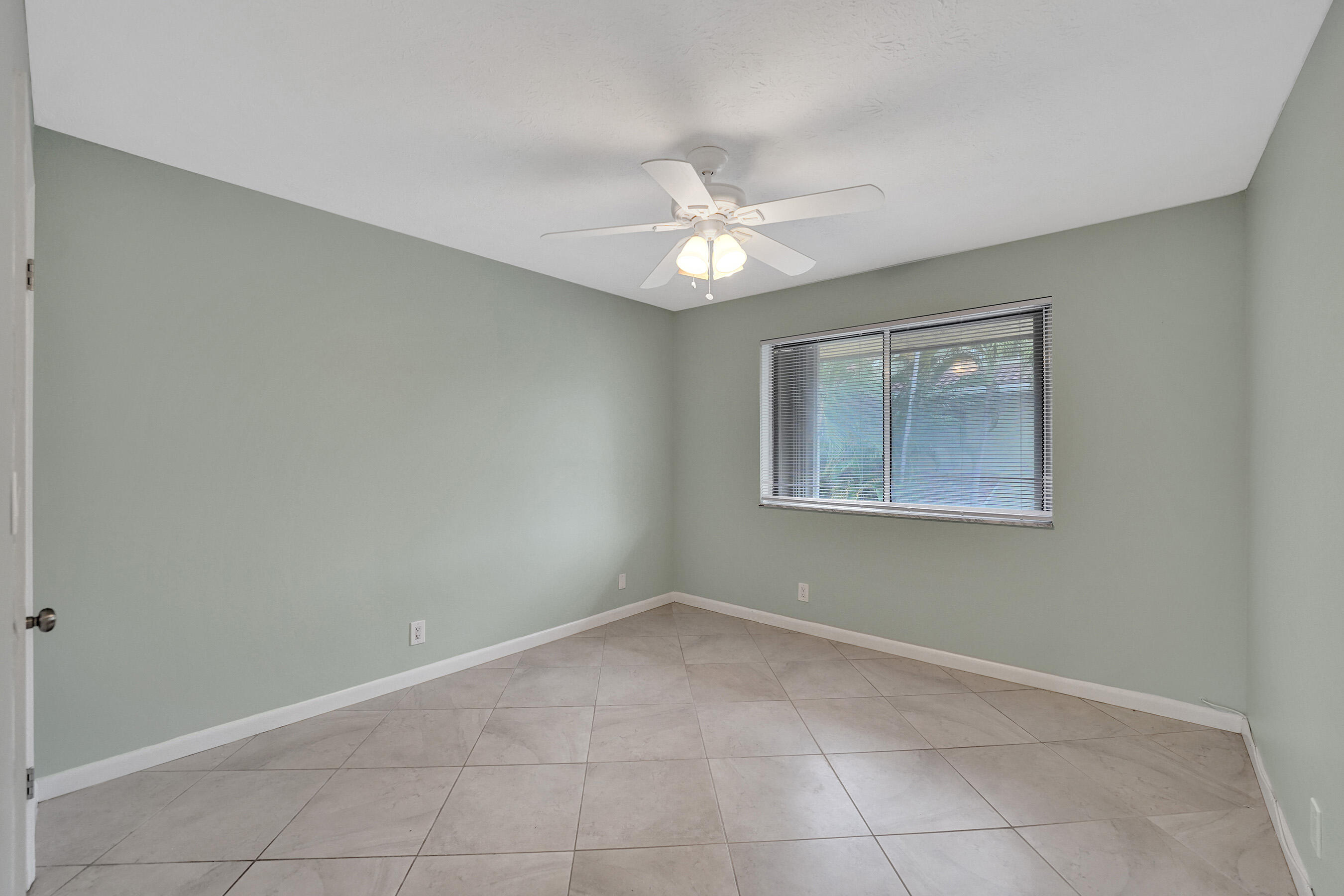 1250 Miami Road, Unit 11 Fort Lauderdale, FL 33316 - Photo 24 of 38 DSC08102