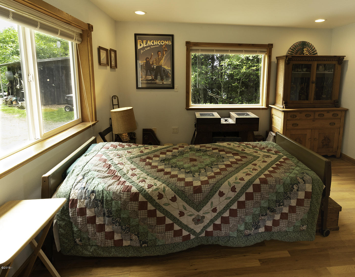 122 Reeves Circle Yachats, OR 97498 - Photo 14 of 40 Reeves C. main floor bedroom 2 PHOTO