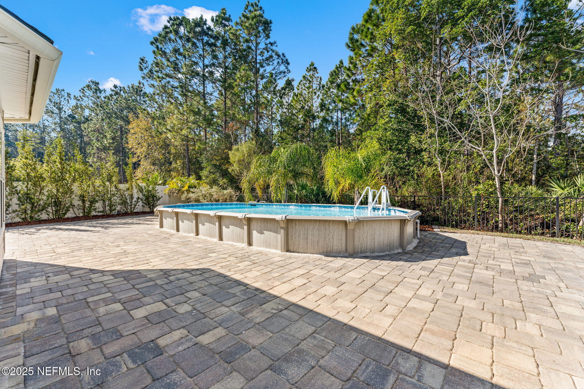 83029 Dowitcher Place Yulee, FL 32097 - Photo 38 of 40 a view of balcony with small garden