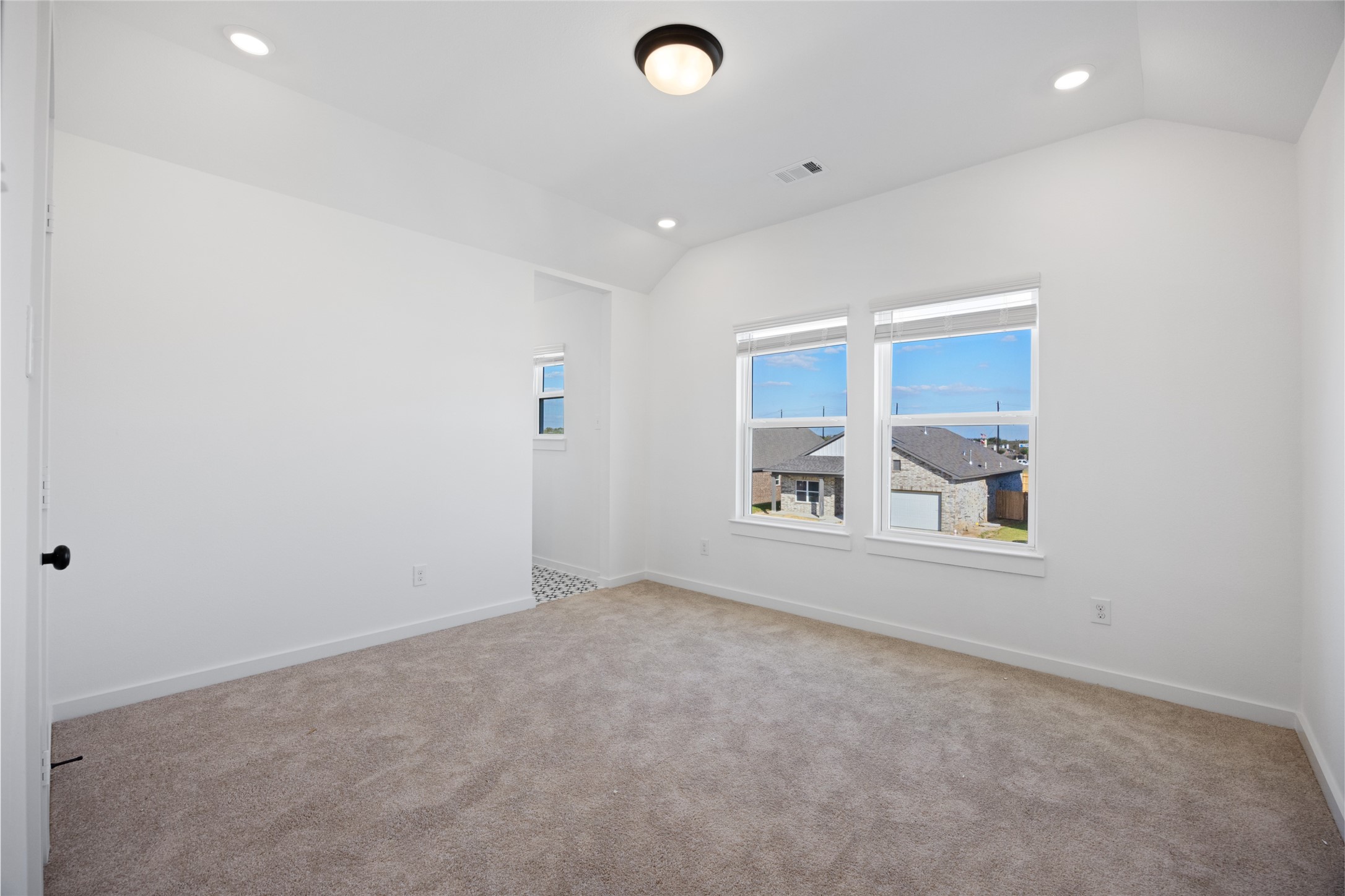 8326 Amethyst Valley Lane Angleton, TX 77515 - Photo 33 of 38 an empty room with windows