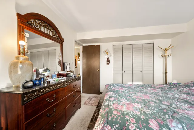 $185,999 | 11016 Keating Avenue, Unit 1B, Oak Lawn, IL 60453